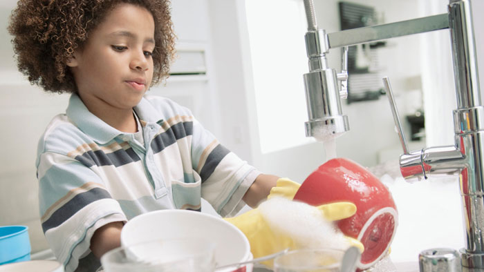 Don’t pay kids to do chores — common money mistakes parents make – Global News — Bon Bon Lifestyle&nbsp;Group